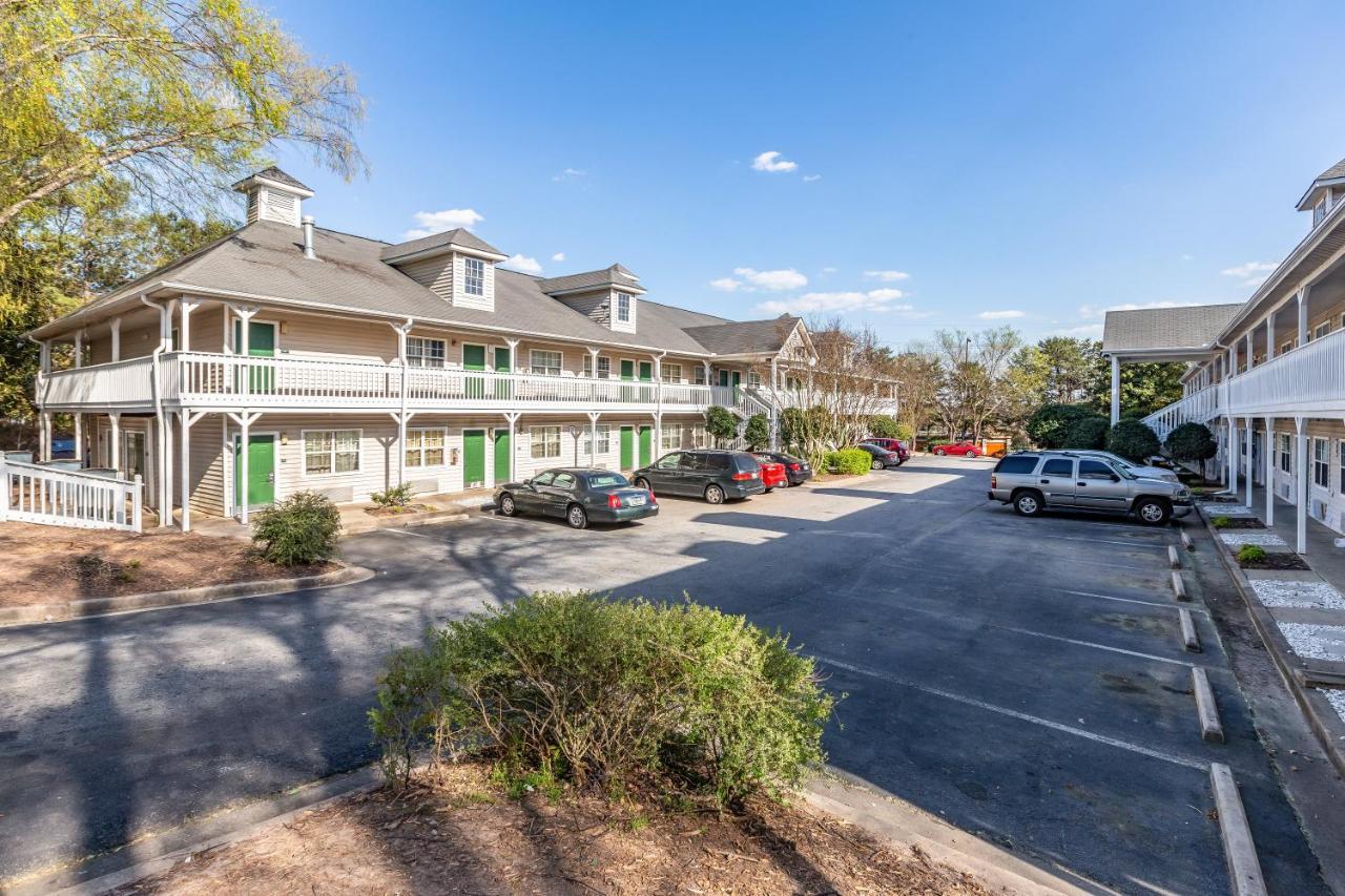 Hometowne Studios By Red Roof Atlanta Ne - Norcross South Extérieur photo
