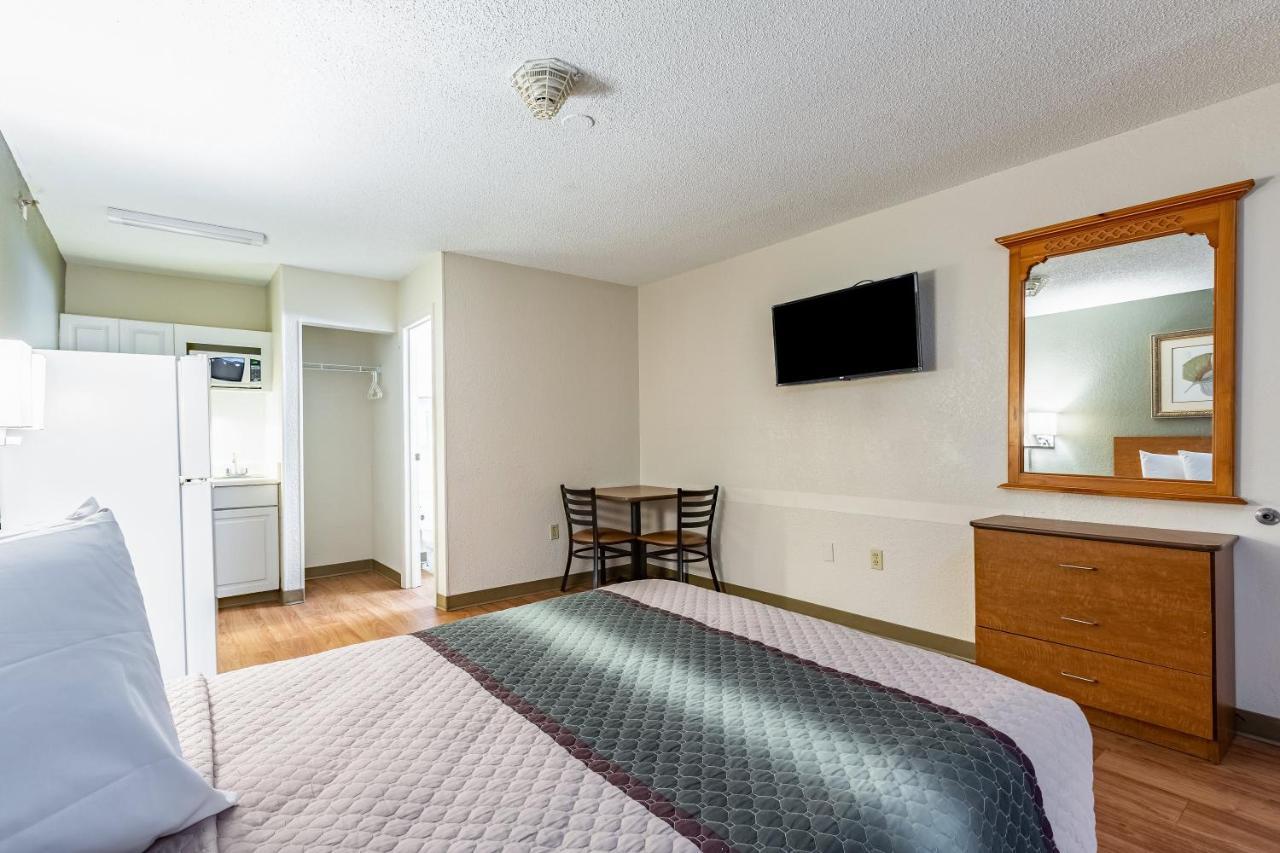 Hometowne Studios By Red Roof Atlanta Ne - Norcross South Extérieur photo